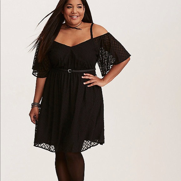 🚨 FLASH SALE - Textured Off Shoulder Dress - Picture 2 of 5